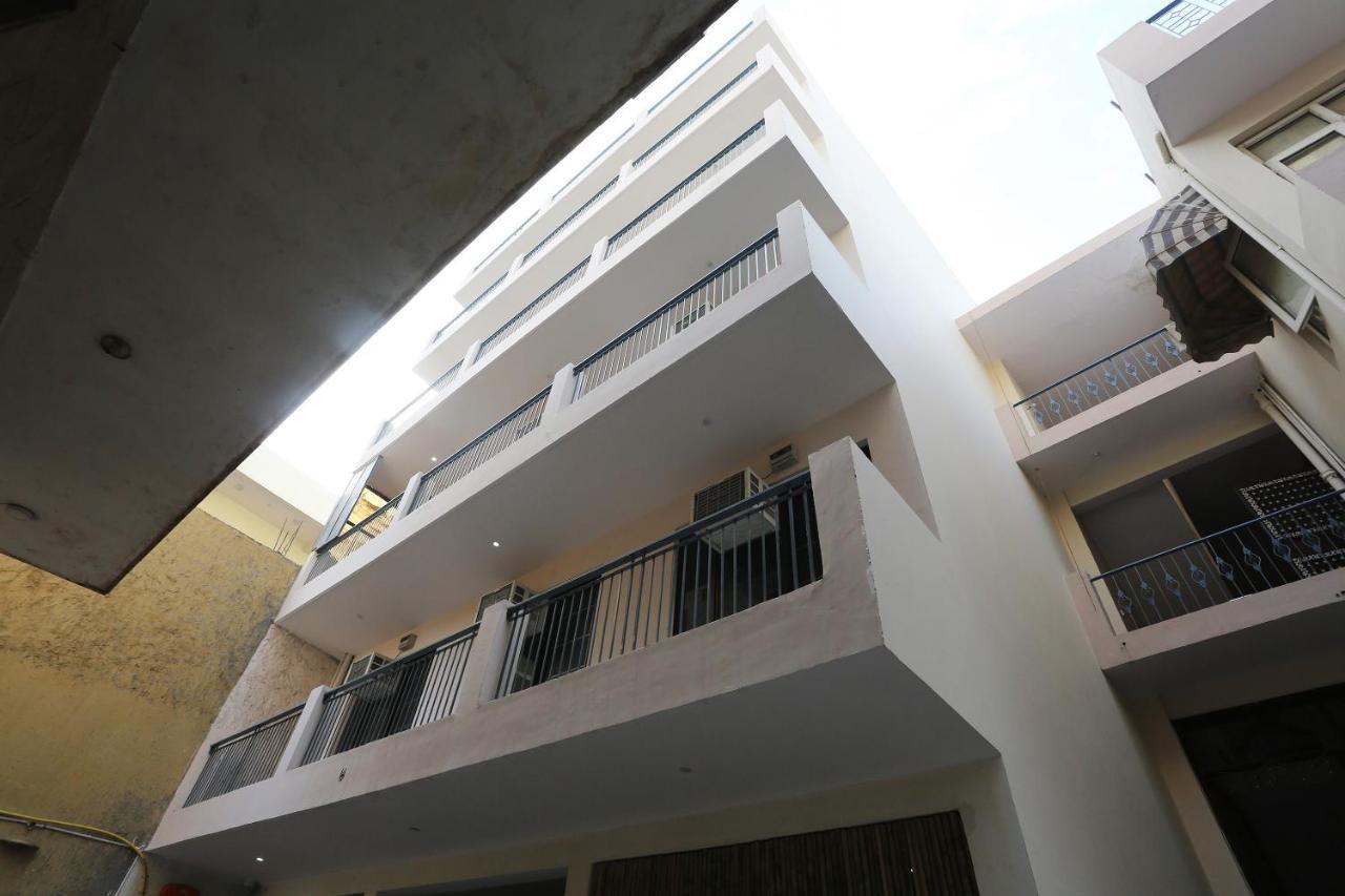 Oyo 28670 Hotel Dev Palace Гургаон Екстериор снимка